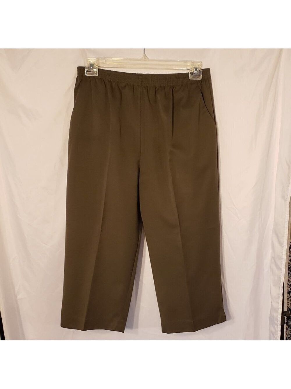 Ladies JARA Green Capris w/Elastic Waistband - 10
